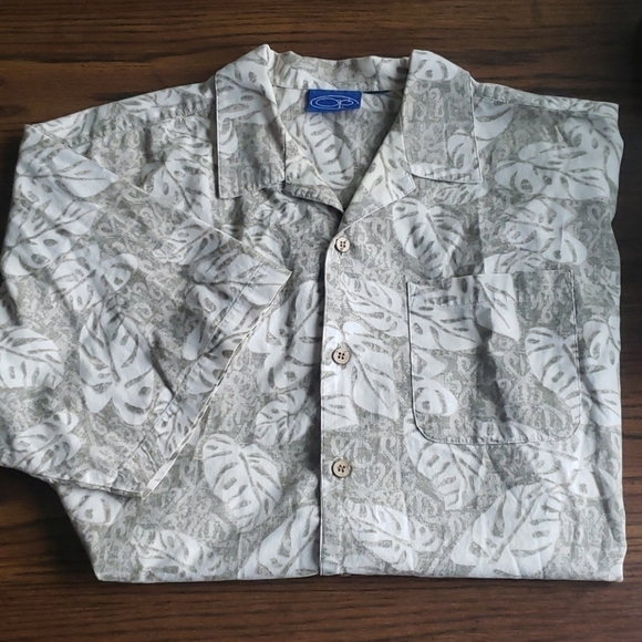 3/$20 Ocean Pacific Tan Leaf Print Button Up Shirt - Picture 1 of 2